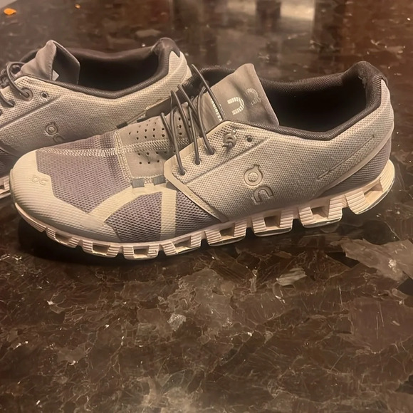 On Running Other - Size 11 Men's on Cloud Pre-Owned